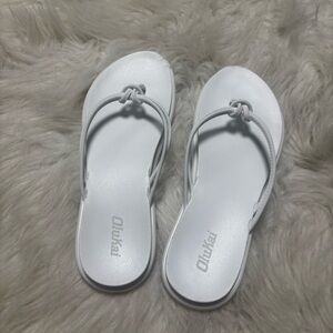 Olukai Aka Flip Flop Leather size Women’s 9